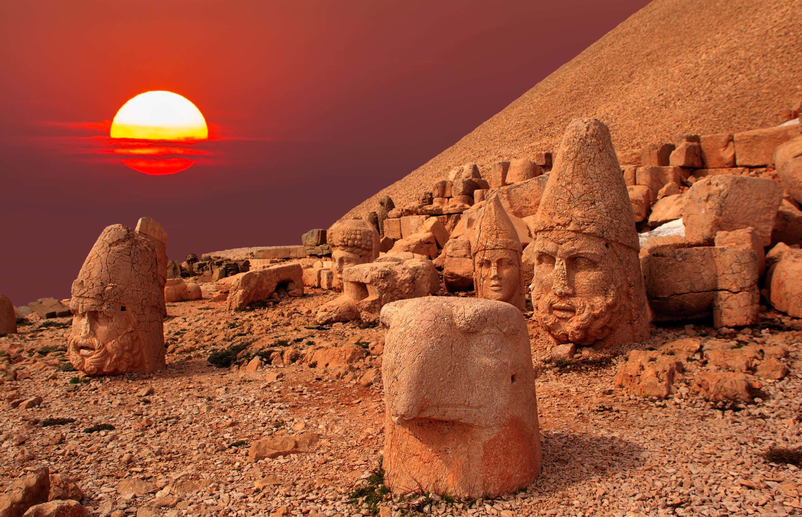 Nemrut Mountain, the most beautiful sunset in the world - Adiyaman, Turkey