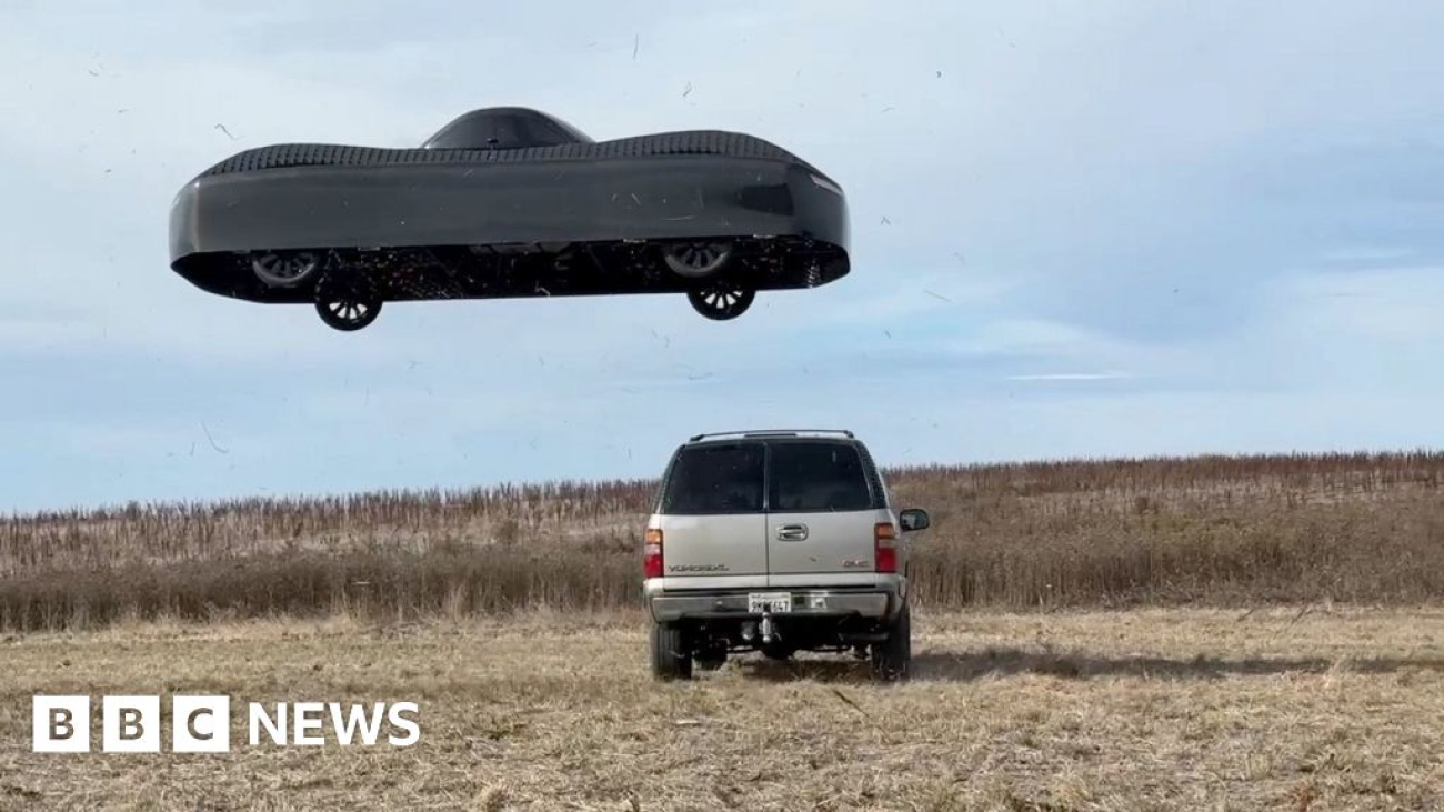 A-real-life-flying-car-takes-to-the-skies.jpg