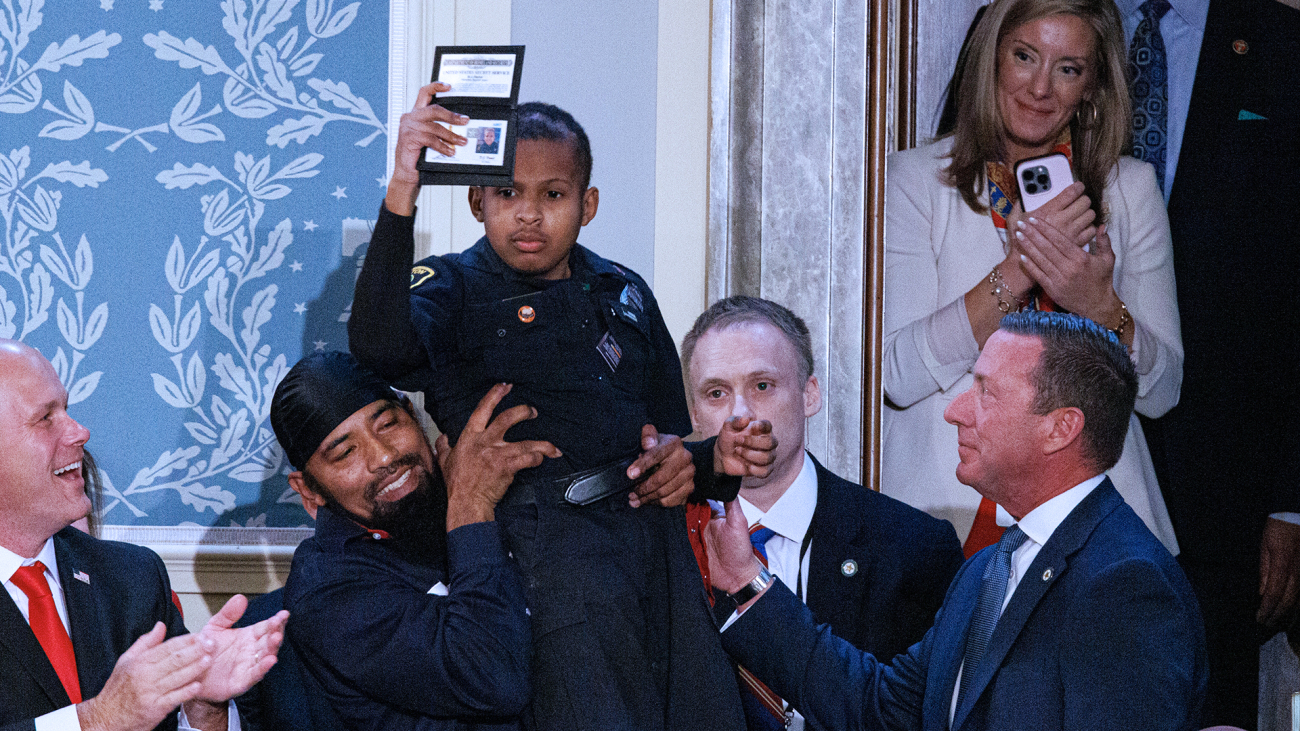 Houston-Boy-Captures-Hearts-After-President-Trump-Honors-Him-During.jpg