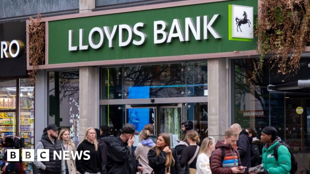 Lloyds-Bank-says-app-issues-fixed-after-payday-IT-issue.jpg