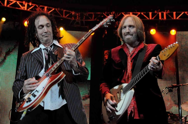 Mike-Campbell-Tom-Petty-Heartbreakers-031525-02-f0dadac65333407c9c88db01c4950658.jpg