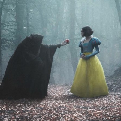 SnowWhite_FandangoPartner_1-Sheet_27x40_CMYK_RGB-1-e1742748727169.jpg