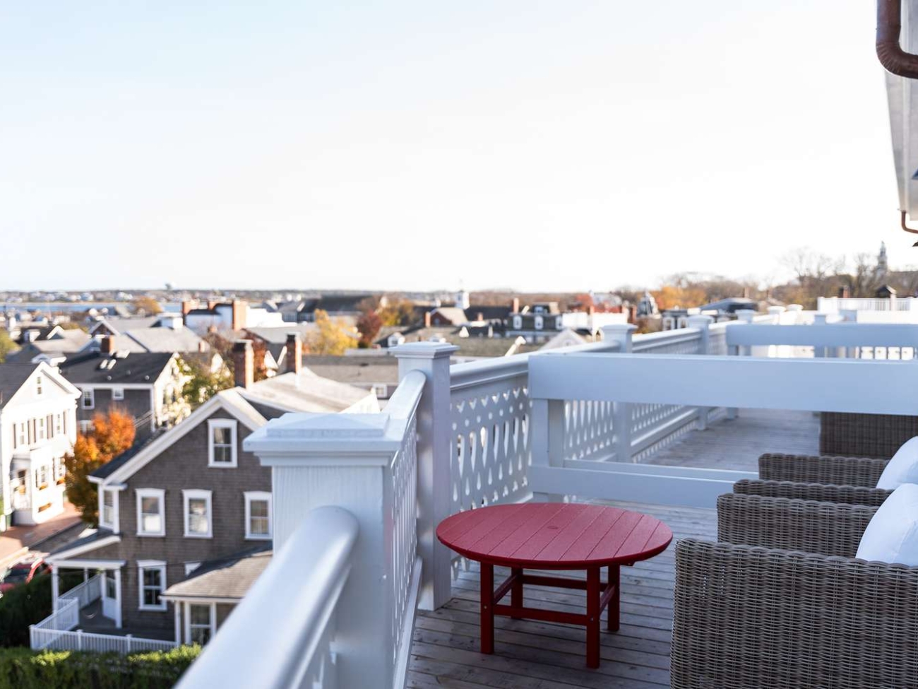 TAL-header-balcony-veranda-house-nantucket-VERANDAHOUSE0125-8ff36a663e174a6e872eba113d9cc3f1.jpg