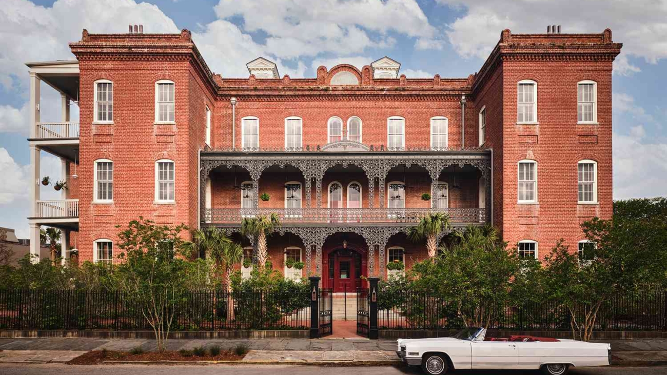 TAL-header-exterior-hotel-st-vincent-new-orleans-HTLSTVINCENT0225-01b2e946fcf843d295be1d70c2412277.j.jpeg