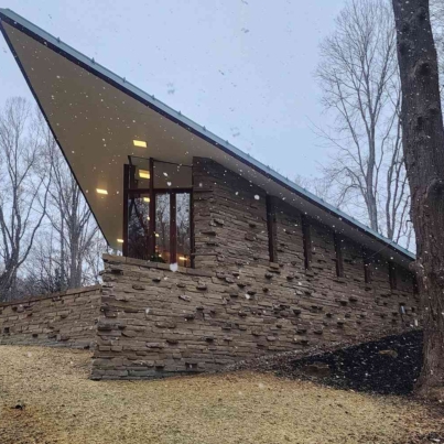 TAL-header-exterior-riverrock-ohio-frank-lloyd-wright-FLWFINALHOME0325-5237ef0b61ba47e891cfed57435c3.jpeg