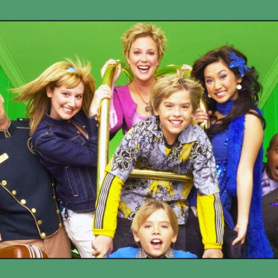 THE-SUITE-LIFE-OF-ZACK-AND-CODY-Adrian-R-Mante-Ashley-Tisdale-Kim-Rhodes-Brenda-Song-Phill-Lewis-Dyl.jpeg