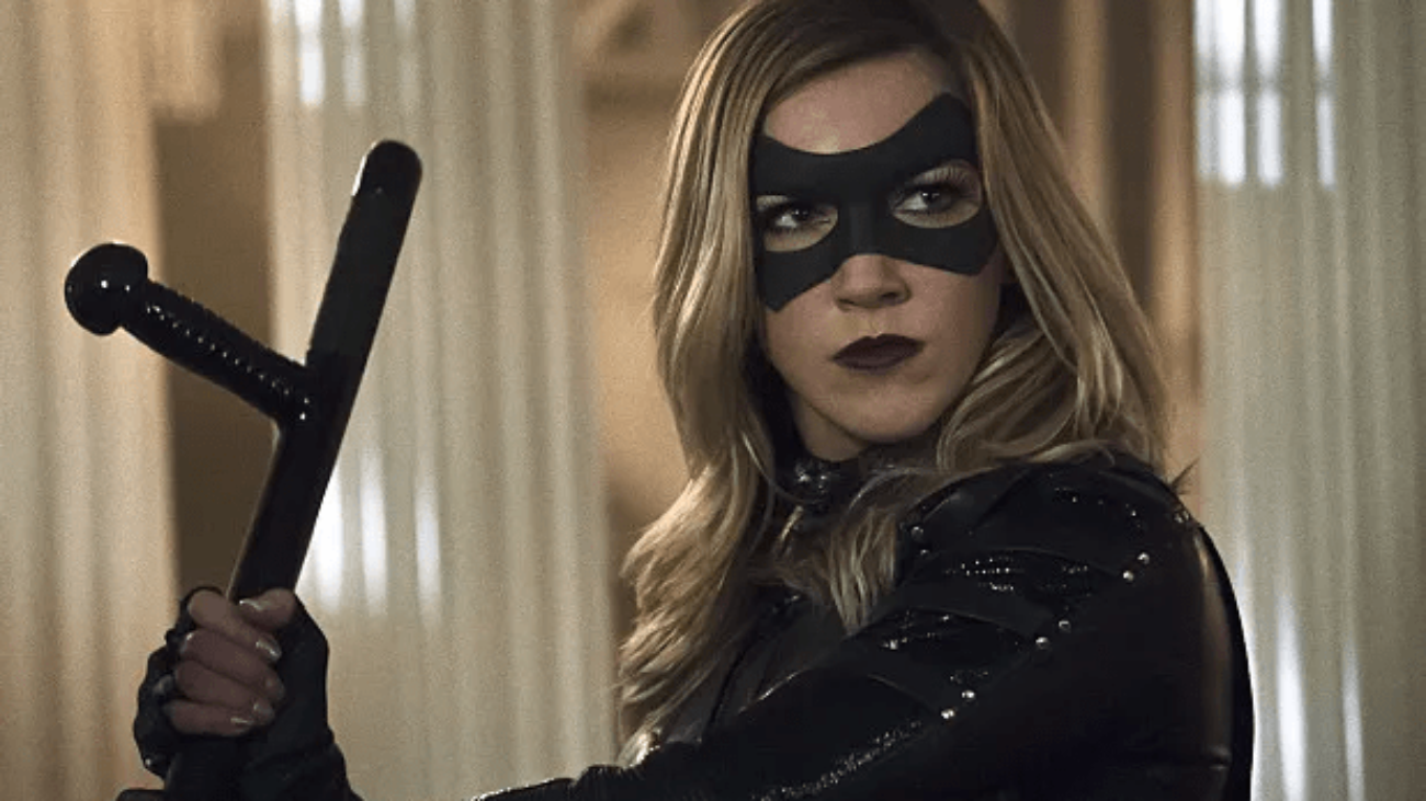 arrow-katie-cassidy-fired-2016.png